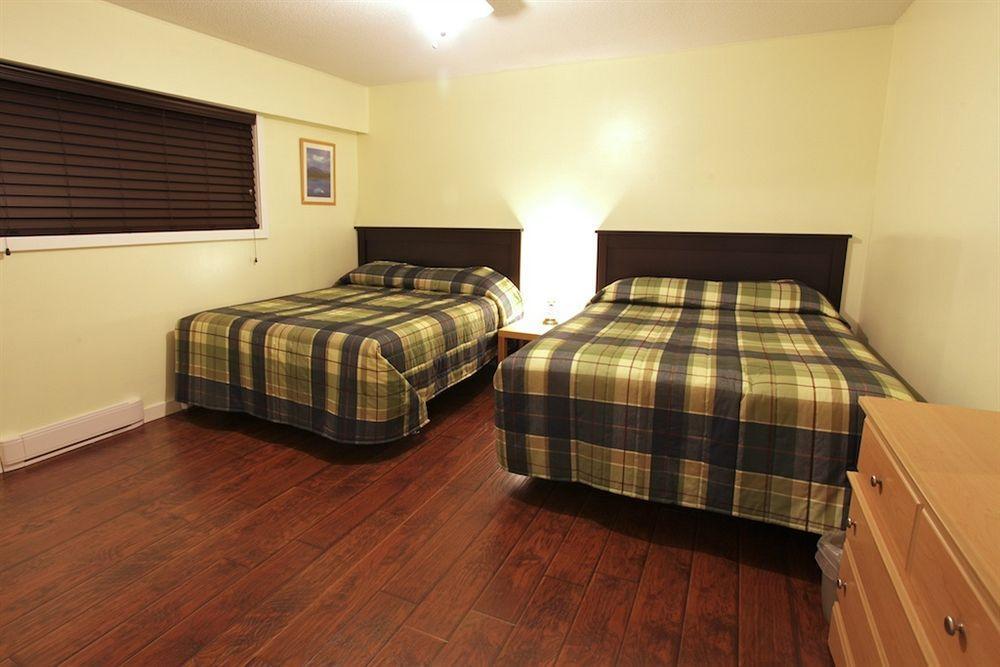Cherry Tree Inn Saanich Екстер'єр фото