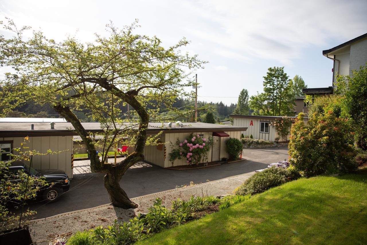 Cherry Tree Inn Saanich Екстер'єр фото